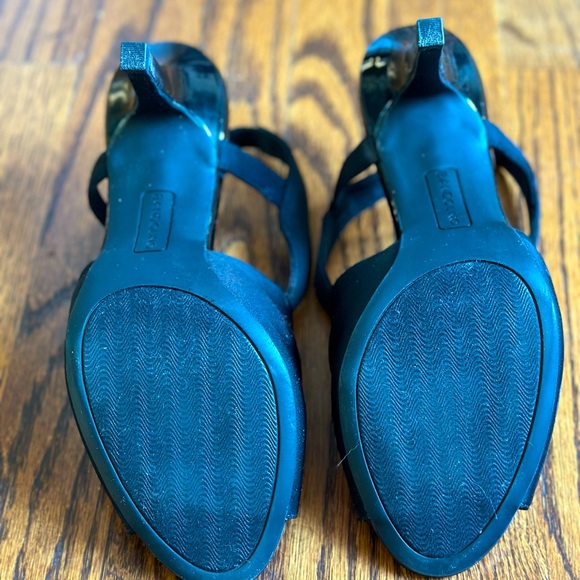 Bandolino Open Toe Black High Heels Size 9 Worn Once - Picture 4 of 6